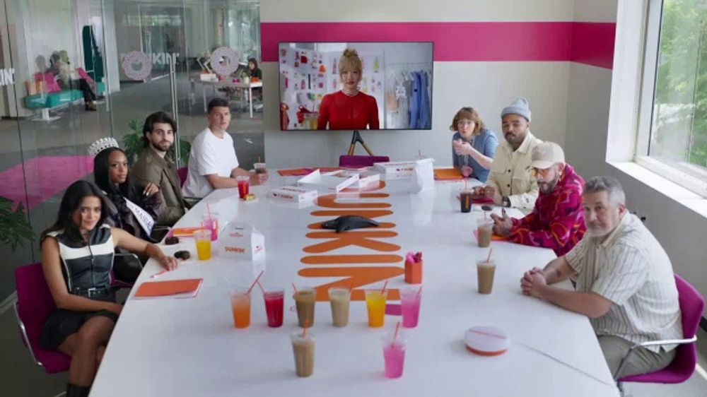 Dunkin' TV Spot, 'Dunkin'Terns: Orientation' Featuring Will Arnett