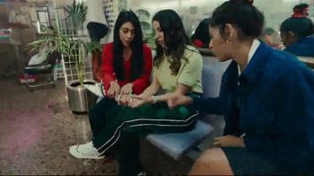 Google Pixel 7 TV Spot, 'The Beautiful Game Belongs to All of Us: Watch and Buds' Ft. Megan Rapinoe, Prince Royce, Carlos Valderrama - Thumbnail 3
