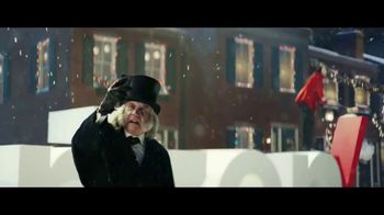 Verizon TV Spot, 'Tis the Season: Apple Products and Unlimited Plans: $1,900 Savings' Featuring Cecily Strong, Paul Giamatti - Thumbnail 1
